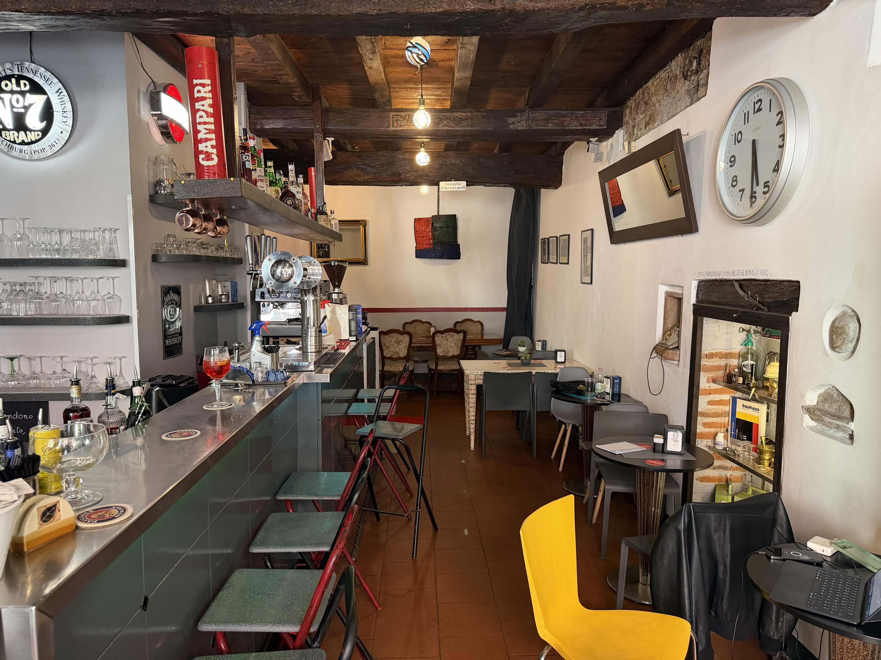 Sfondo atmosferico di ANIMA cocktail bar